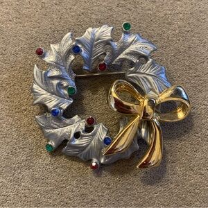 Vintage Silver Wreath Brooch Pin with Gem Stone Accents
